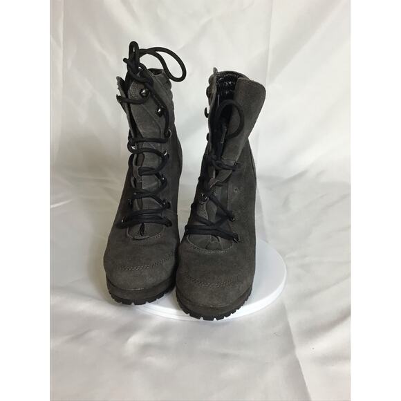 DKNY Women Suede Platform tie up Ankle Booties Sz 8 Gray NWOT Flawed * BikerCore - Picture 4 of 12